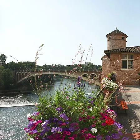 Les 8 B Bed & Breakfast *